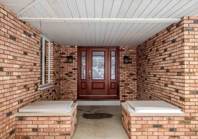 5th image of 1116 Erin Ct, Middlebury, IN 46540 | MLS# 202547953