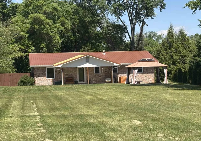 1st image of 2 Pin Oak Dr, Vincennes, IN 47591 | MLS# 202548045