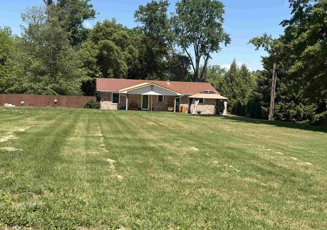 2nd image of 2 Pin Oak Dr, Vincennes, IN 47591 | MLS# 202548045