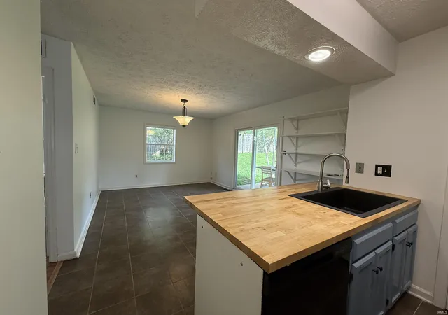 Photo 4 of Manufactured home for sale at 802 E Allendale Dr, Bloomington, IN 47401 | MLS# 202548140 | Listing updated on 2026-09-18