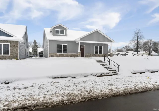 Homes for sale in Frankfort, IN | 1053 E Wabash St, Frankfort, IN 46041 | MLS# 202548190