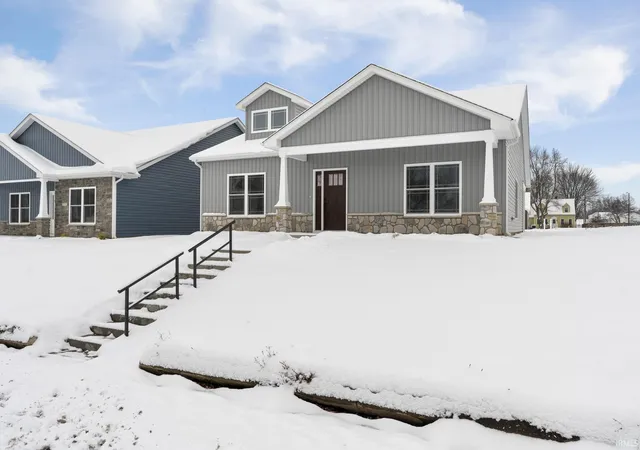 Homes for sale in Frankfort, IN | 1053 E Wabash St, Frankfort, IN 46041 | MLS# 202548190
