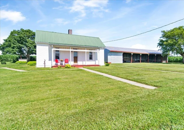 Photo 2 of Single family home for sale at 4833 N Shiloh Church Rd, Patoka, IN 47666 | MLS# 202548282 | Listing updated on 2026-09-20