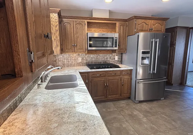 Homes for sale in Bluffton, IN | 4162 E Sr 124 Rd, Bluffton, IN 46714 | MLS# 202548387