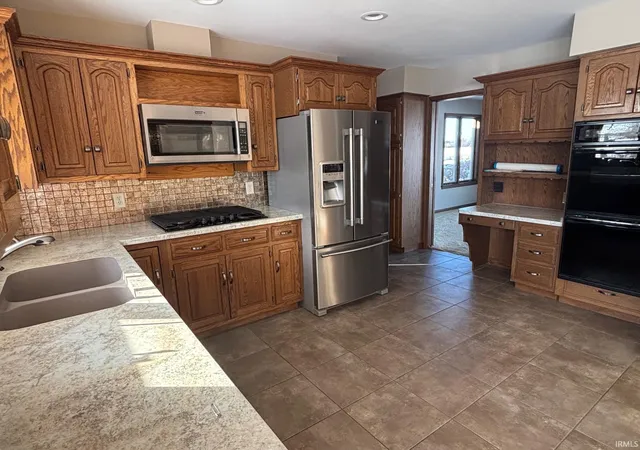 Homes for sale in Bluffton, IN | 4162 E Sr 124 Rd, Bluffton, IN 46714 | MLS# 202548387