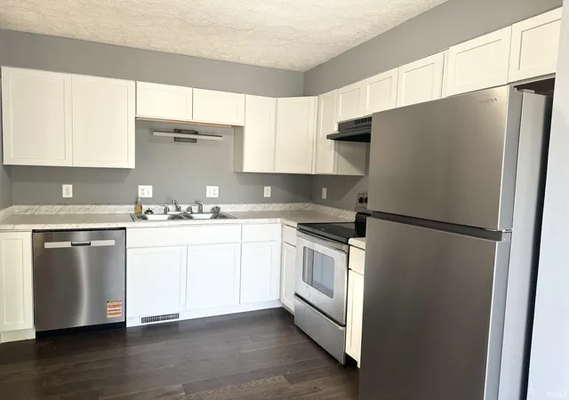 Homes for sale in Newburgh, IN | 4766 State Road 261, Newburgh, IN 47630 | MLS# 202548592