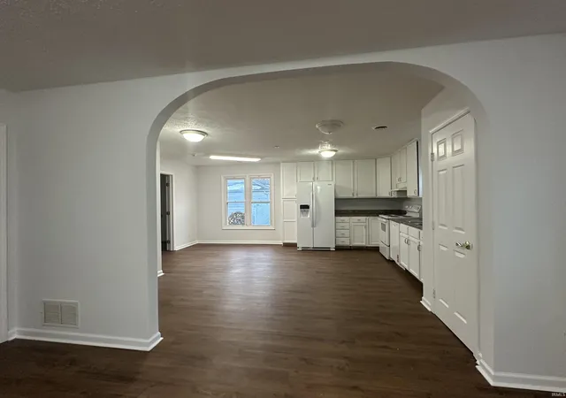 5th image of 411 N Pine St, Brazil, IN 47234 | MLS# 202548731