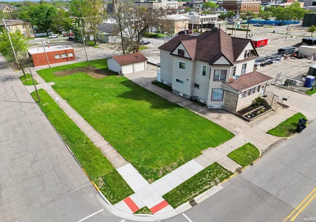 4th image of 326 W Franklin St, Elkhart, IN 46516 | MLS# 202548965
