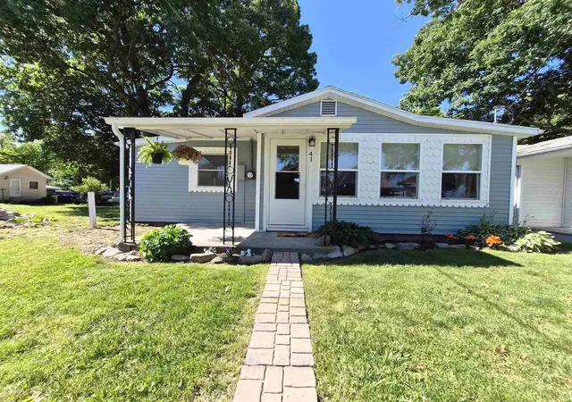 1st image of 41 Ems D18c Ln, Syracuse, IN 46567 | MLS# 202549136