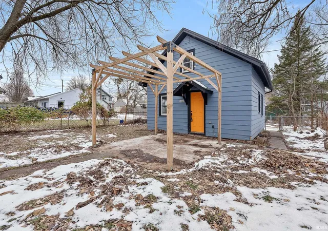 2nd image of 3802 Fairfield Ave, Fort Wayne, IN 46807 | MLS# 202549257