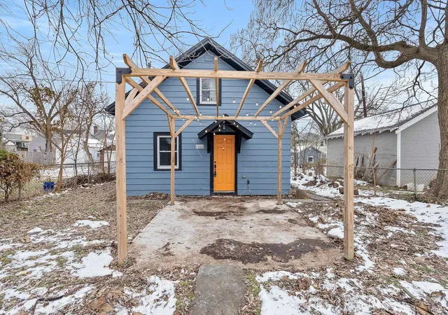 3rd image of 3802 Fairfield Ave, Fort Wayne, IN 46807 | MLS# 202549257