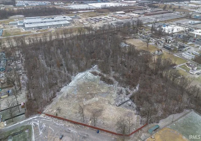 3rd image of 2402 Medford Dr, Fort Wayne, IN 46803 | MLS# 202549389