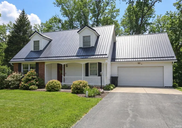 1st image of 1588 Country Homes Dr, Ligonier, IN 46767 | MLS# 202549867