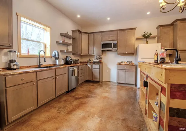 4th image of 118 E Whipple Rd, Winamac, IN 46996 | MLS# 202600170