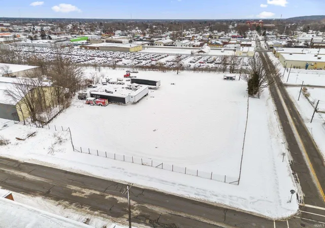 5th image of 1824 Franklin St, South Bend, IN 46613 | MLS# 202600259
