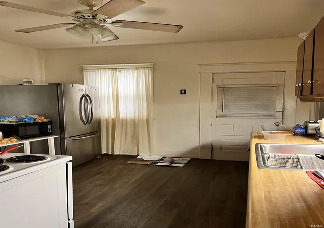 Photo 4 of Manufactured home for sale at 622 N Washington St, Marion, IN 46952 | MLS# 202600397 | Listing updated on 2026-07-11