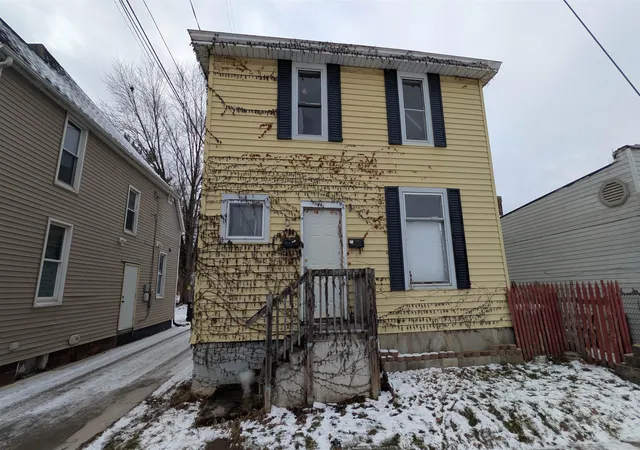 Photo 1 of Manufactured home for sale at 1317 N Harrison St, Fort Wayne, IN 46808 | MLS# 202601592 | Listing updated on 2026-08-03