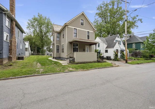 2nd image of 1018 Loree St, Fort Wayne, IN 46805 | MLS# 202601919