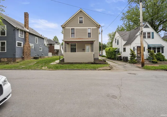 3rd image of 1018 Loree St, Fort Wayne, IN 46805 | MLS# 202601919