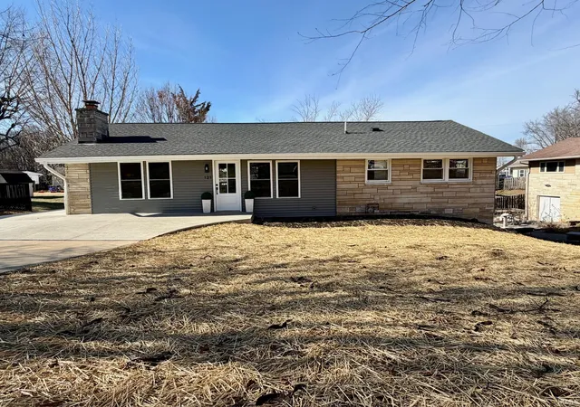 Manufactured On Land at 121 Edgewood Dr, Bedford, IN 47421 | MLS# 202602529 |  | Sold on 2026-03-12