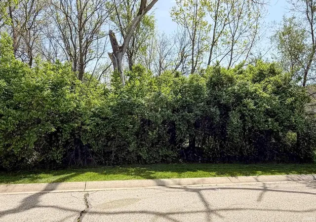 Photo 1 of Land for sale at 53434 Old Woodbridge Ct, South Bend, IN 46637 | MLS# 202602580 | Listing updated on 2026-05-11