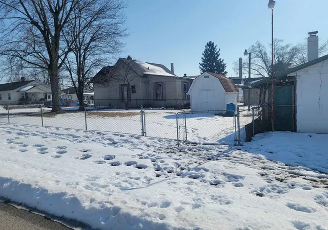 Homes for sale in Muncie, IN | 1403 S Shipley St, Muncie, IN 47302 | MLS# 202602794