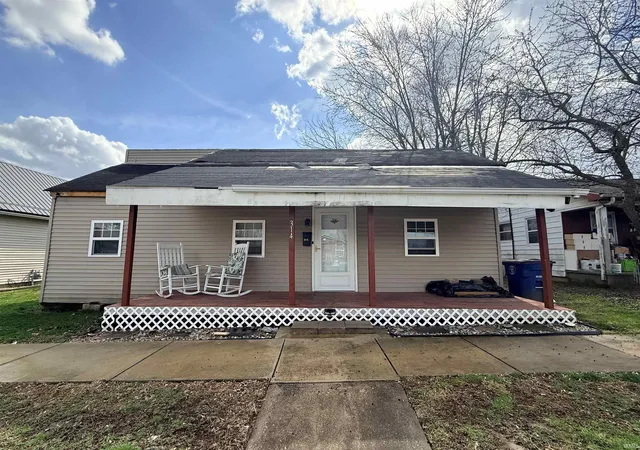 Photo 2 of Manufactured home for sale at 314 W Warren St, Mitchell, IN 47446 | MLS# 202603062 | Listing updated on 2026-08-03