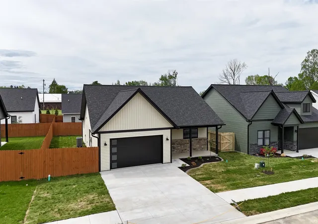 2nd image of 2106 Aruba Dr, Bedford, IN 47421 | MLS# 202603300