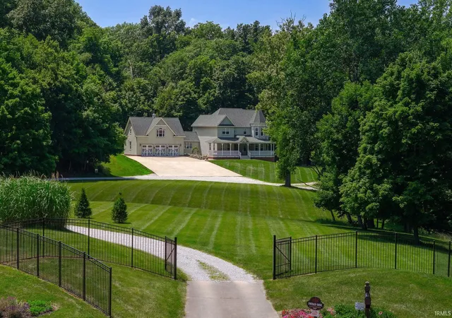 2nd image of 818 Emerald Dr, Lafayette, IN 47905 | MLS# 202603645