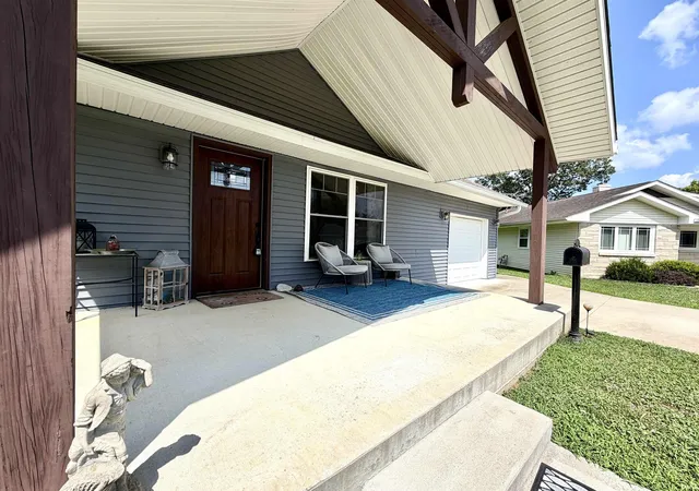 Photo 3 of Manufactured home for sale at 17 Eastview Ct, Bedford, IN 47421 | MLS# 202604124 | Listing updated on 2026-07-13