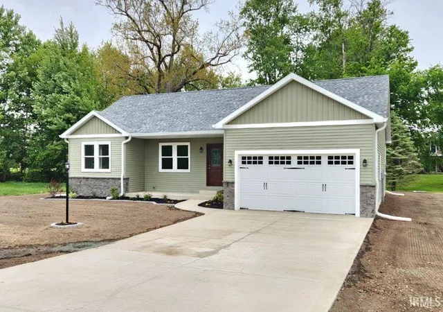 2nd image of 11102 N Dogleg Dr E, Syracuse, IN 46567 | MLS# 202604148