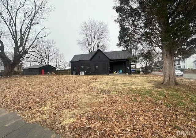 Photo 2 of Sale Pending at 1602 Delmar Ave, Evansville, IN 47712 | MLS# 202604158 | Listing updated on 2026-08-27