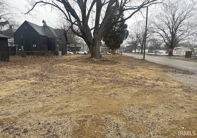 Photo 3 of Sale Pending at 1602 Delmar Ave, Evansville, IN 47712 | MLS# 202604158 | Listing updated on 2026-08-27