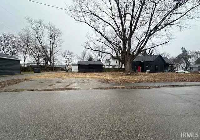 Photo 4 of Sale Pending at 1602 Delmar Ave, Evansville, IN 47712 | MLS# 202604158 | Listing updated on 2026-08-27