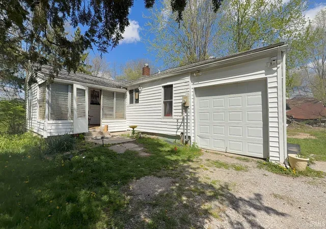 Photo 2 of Manufactured home for sale at 6806 N W County Line Rd, Fort Wayne, IN 46818 | MLS# 202604443 | Listing updated on 2026-08-05