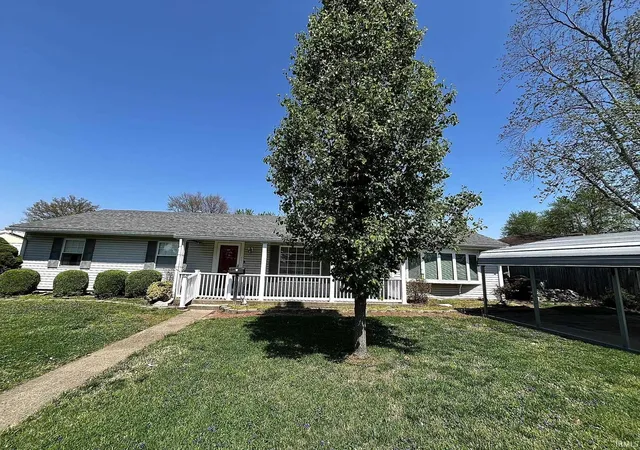 Homes for sale in Evansville, IN | 221 Fairway Dr, Evansville, IN 47710 | MLS# 202604813