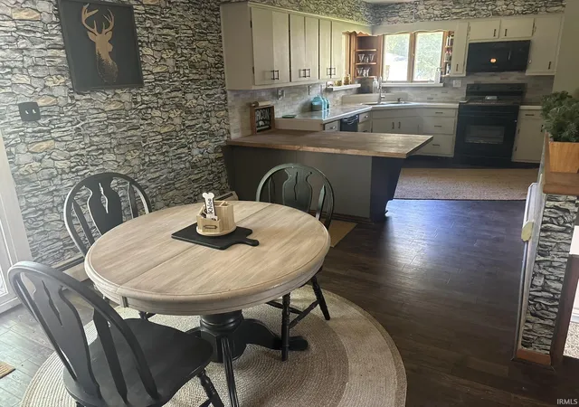 3rd image of 100 Delware Ln, Somerset, IN 46984 | MLS# 202604855