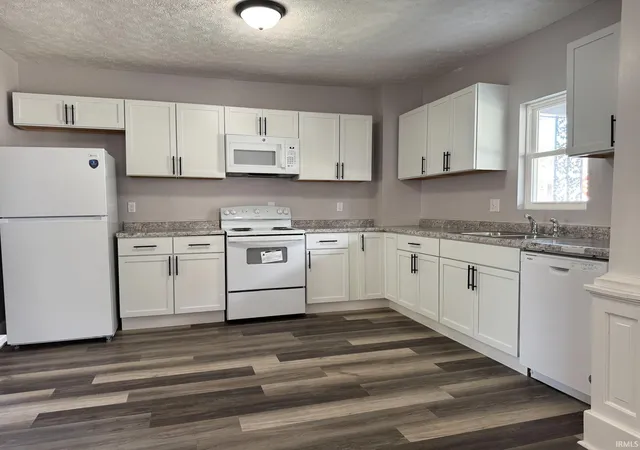 5th image of 811 W Foster St, Kokomo, IN 46902 | MLS# 202605365