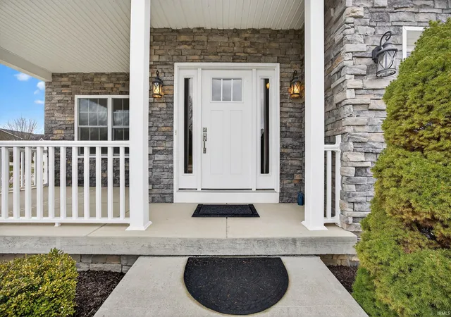 2nd image of 1621 W Dove Dr, Bloomington, IN 47403 | MLS# 202605368