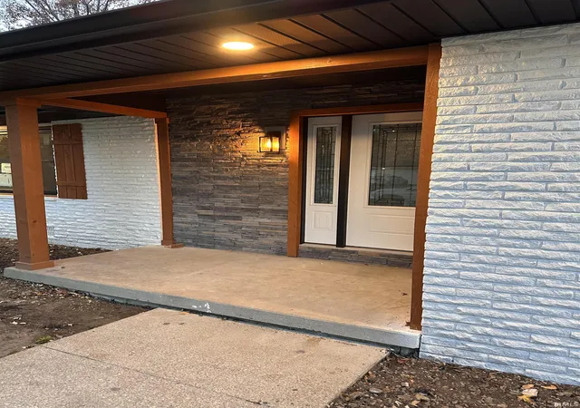3rd image of 1305 N Greenbriar Rd, Muncie, IN 47304 | MLS# 202606130