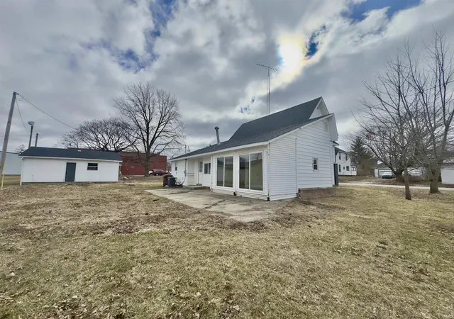 Homes for sale in Macy, IN | 140 E Commerce St, Macy, IN 46951 | MLS# 202606551