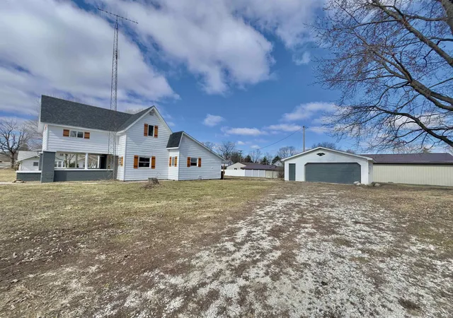 Homes for sale in Macy, IN | 140 E Commerce St, Macy, IN 46951 | MLS# 202606551