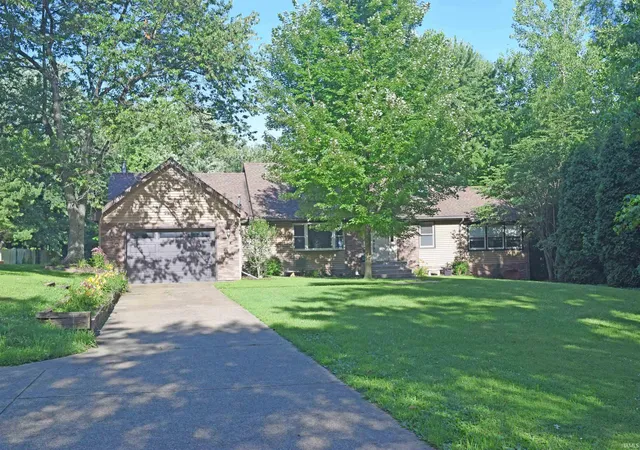 Homes for sale in Evansville, IN | 7481 Old Boonville Hwy, Evansville, IN 47715 | MLS# 202606574