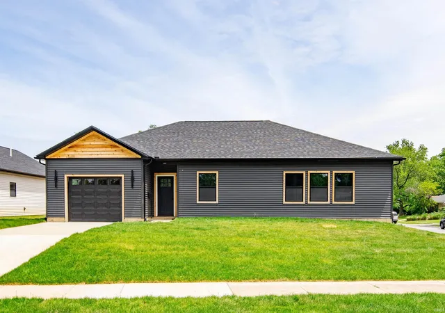 Homes for sale in South Bend, IN | 4830 York Rd, South Bend, IN 46614 | MLS# 202606794
