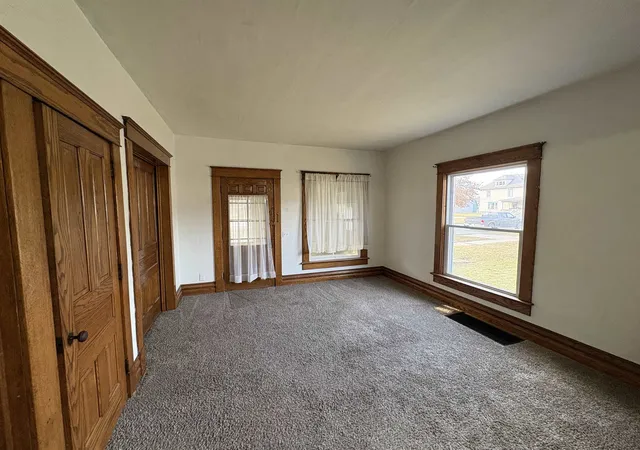 Photo 3 of Manufactured home for sale at 211 S Morton St, Kendallville, IN 46755 | MLS# 202607089 | Listing updated on 2026-09-13