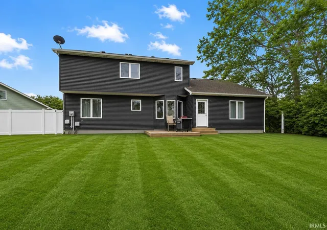Photo 2 of Sale Pending at 6229 Bellingham Ln, Fort Wayne, IN 46835 | MLS# 202607460 | Listing updated on 2026-08-03
