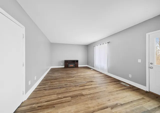 Photo 3 of Sale Pending at 6229 Bellingham Ln, Fort Wayne, IN 46835 | MLS# 202607460 | Listing updated on 2026-08-03