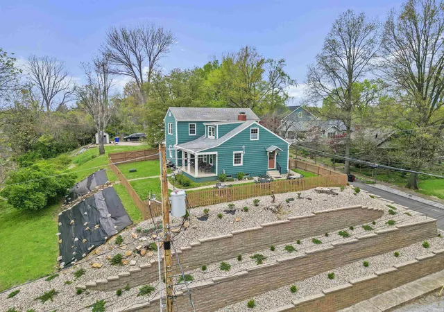 Photo 3 of Single family home for sale at 110 Monroe St, Newburgh, IN 47630 | MLS# 202607537 | Listing updated on 2026-03-17