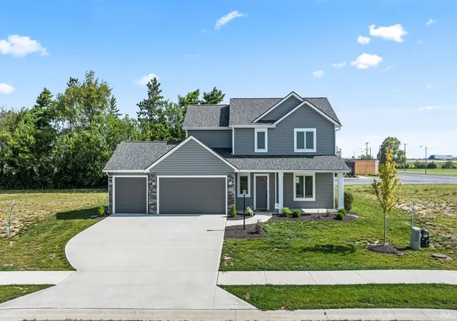 Homes for sale in Roanoke, IN | 10926 Carob Thorn Trl, Roanoke, IN 46783 | MLS# 202607698