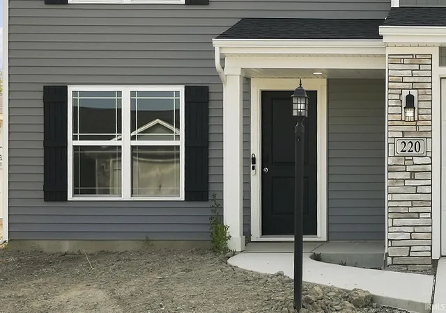 Photo 3 of Manufactured home for sale at 220 Contera Dr, Fort Wayne, IN 46818 | MLS# 202607823 | Listing updated on 2026-07-23